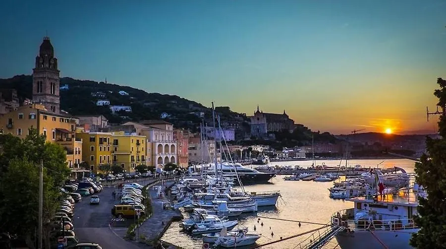 Oltre il Mare Guest House-1